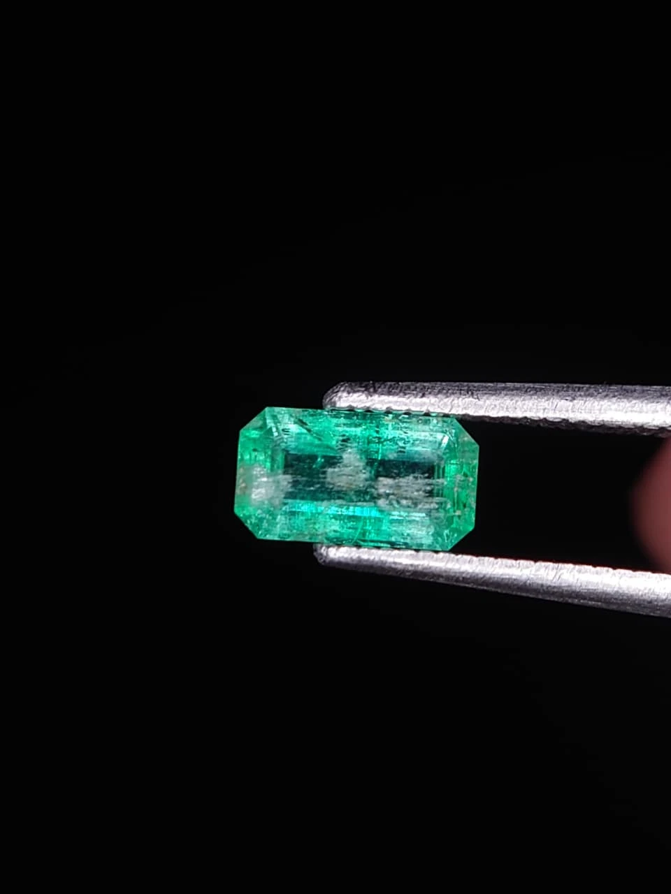 0.7ct Emerald Faceted Panjsher Emerald from Afghanistan — view 1